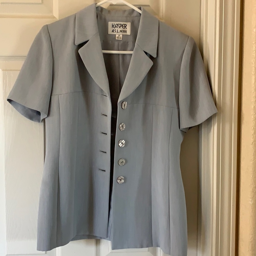 Summer suit kasper 2P. Never worn